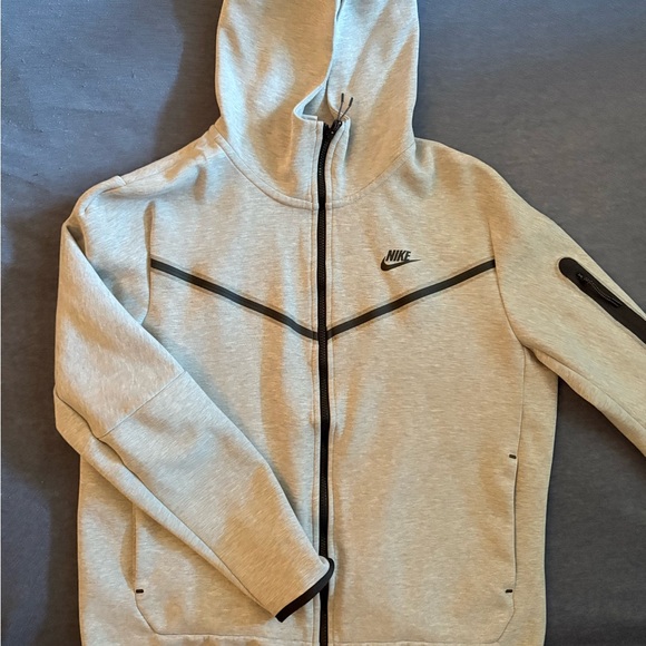 Nike Tech Gray